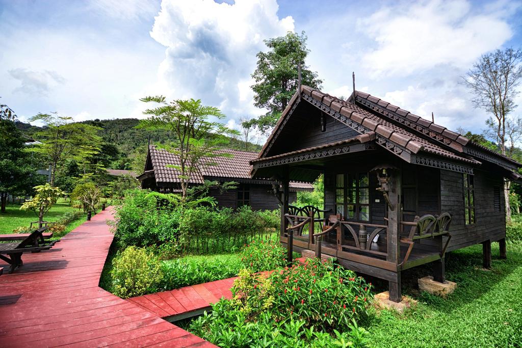 Montania Lifestyle Hotel Khao Sok National Park Dış mekan fotoğraf